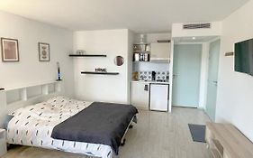 Studio Near Train Station And Sanctuary